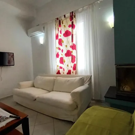 Holiday home The In Amarynthos Yimnon