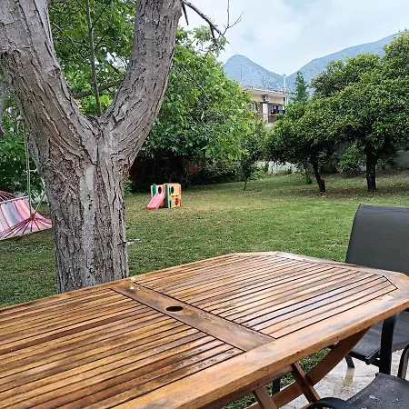 The In Amarynthos *