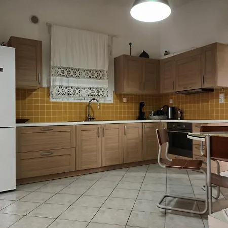 Σπίτι διακοπών The In Amarynthos *