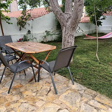 The In Amarynthos Semesterbostad